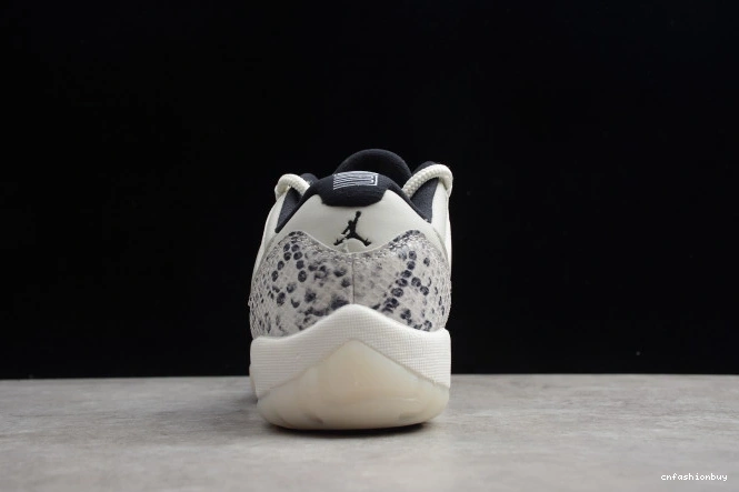 SE Light Jordan Bone Air CD6846-002 Low 11 Snake 0922